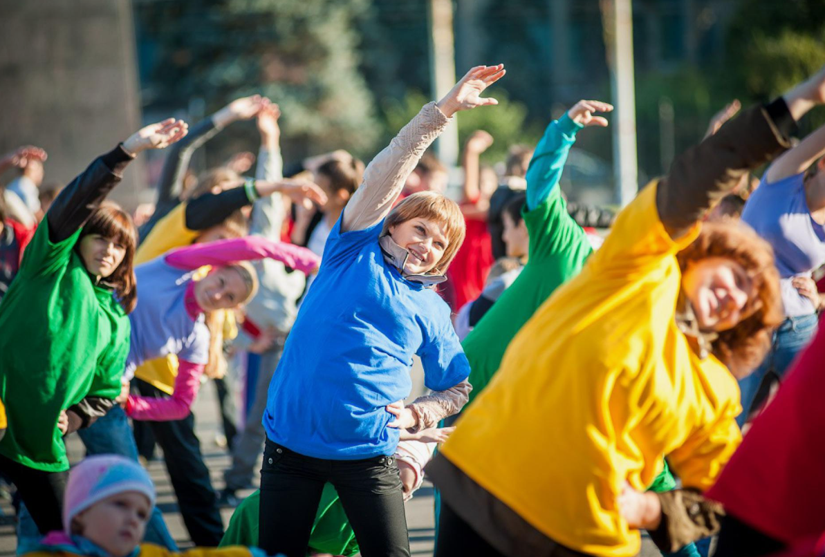 Зарядка в апреле в парке. фото из открытого источника