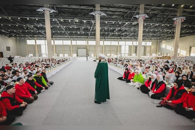    На ифтаре собрались тысячи верующих. Фото: ДУМ РТ