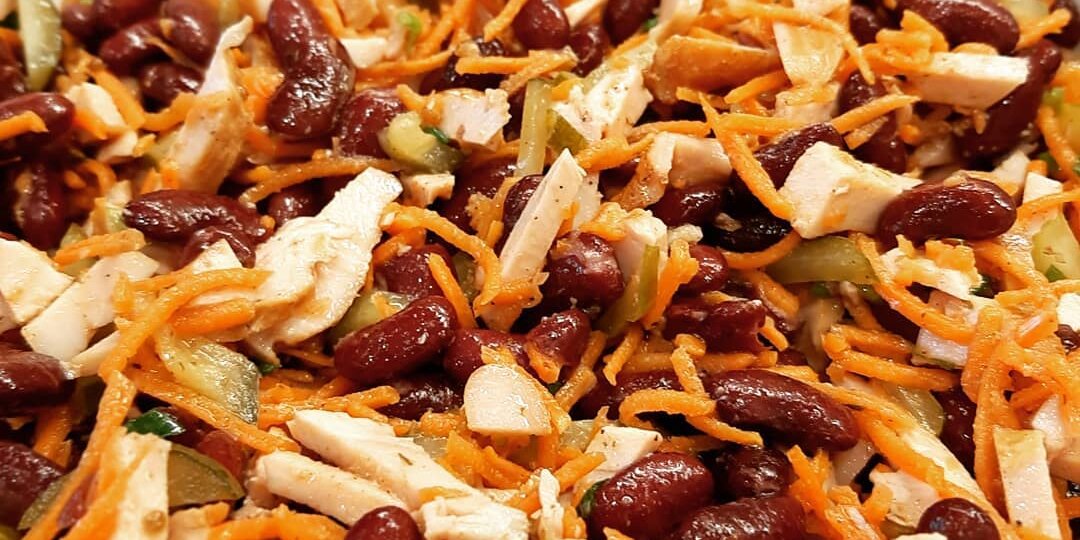 Салат с копчёной куриной грудкой