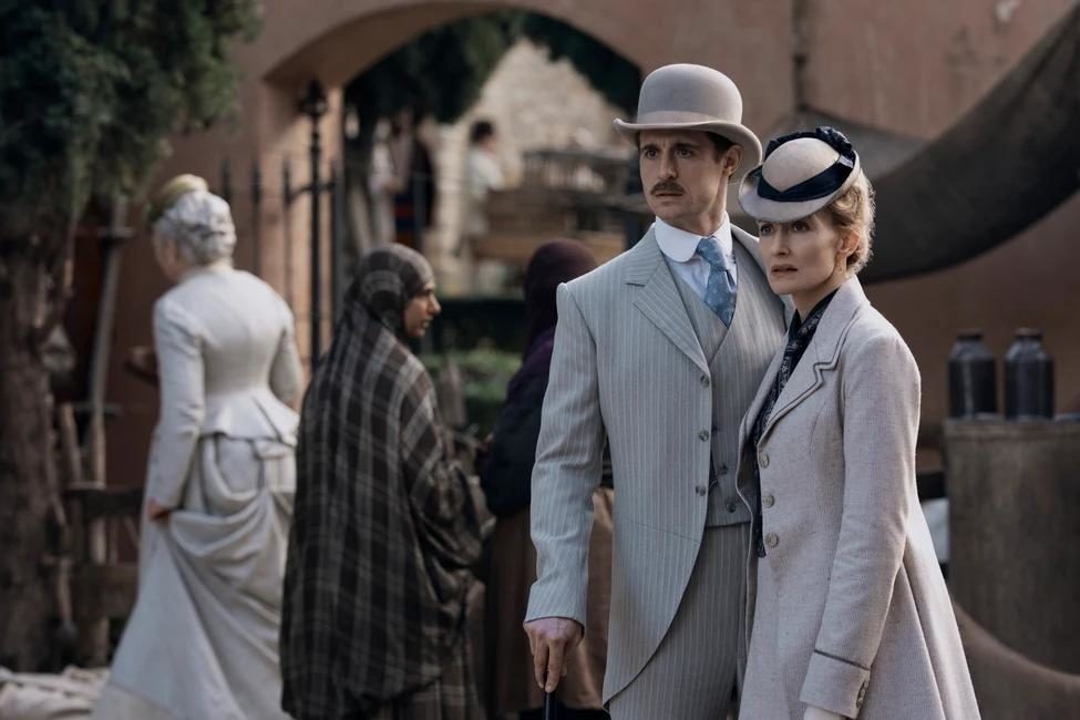 Майкрофт с мамой