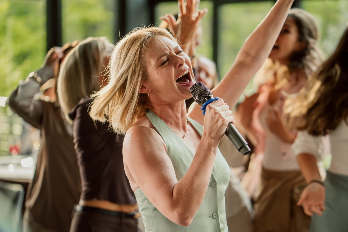 "К себе нежно" зрители сравнили с голливудской историей “Ешь, молись, люби”