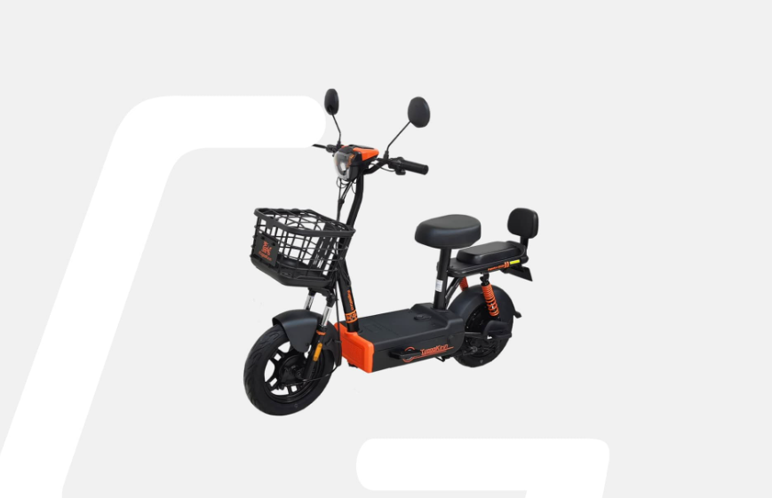 Современный электроскутер — это уже не просто «самокат с сиденьем». Это технологичный гаджет на колесах, сочетающий в себе мощь мотоцикла и простоту велосипеда.