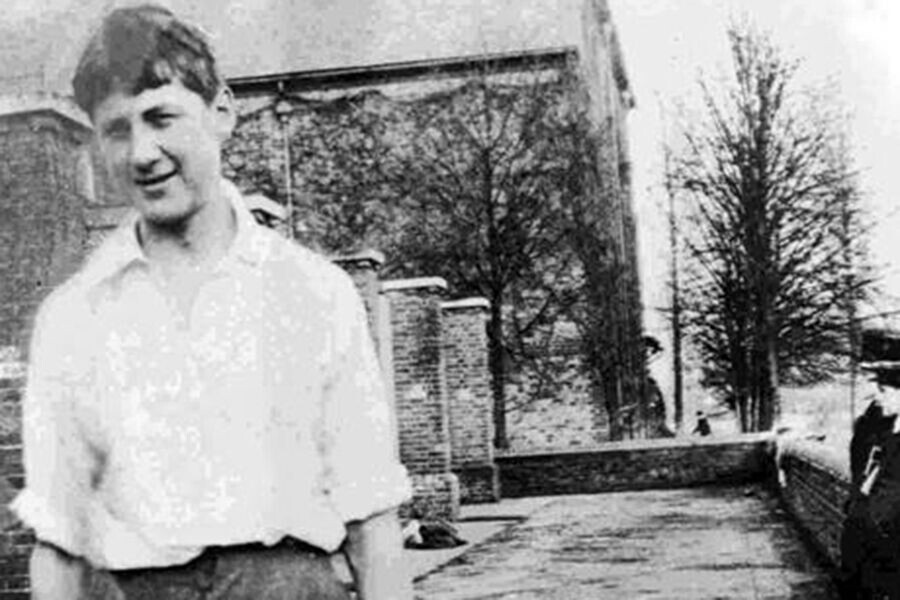 Джордж Оруэлл, 17 лет