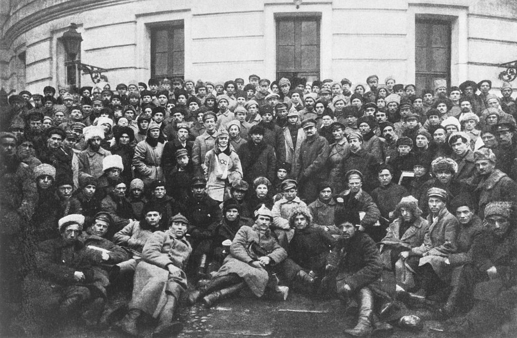     Ленин, Ворошилов и Троцкий среди делегатов X партсъезда РКП(б) / Archiv Gerstenberg/ullstein bild via Getty Images