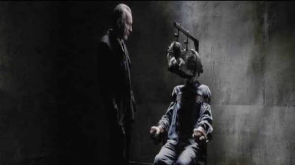 Комната 101 Министерства Любви, кадр из фильма "1984"