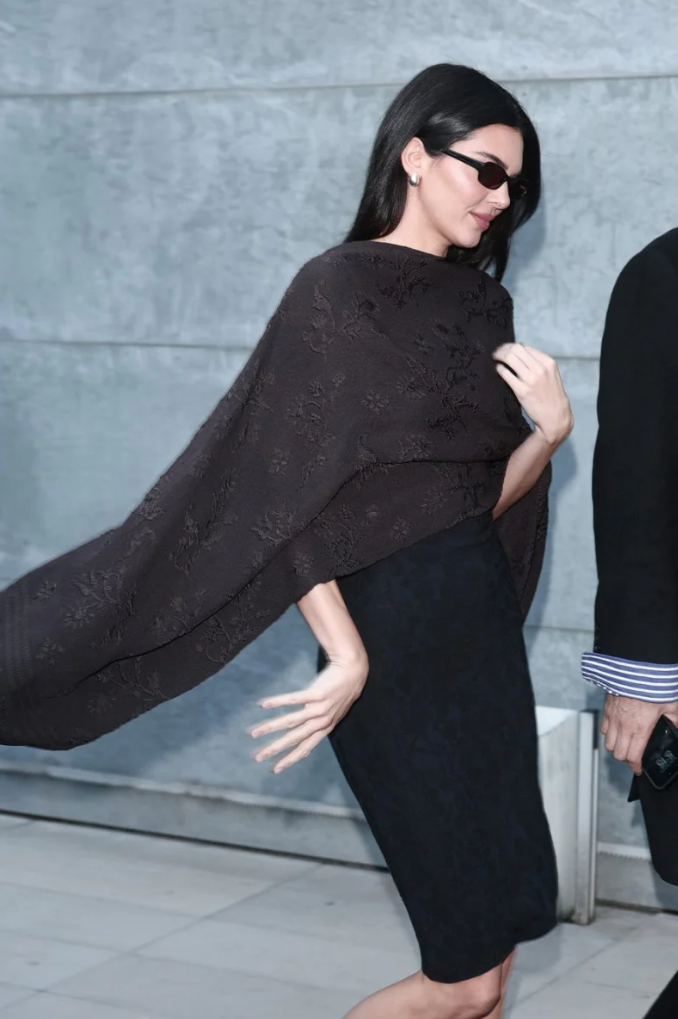 Кендалл Дженнер на показе Giorgio Armani