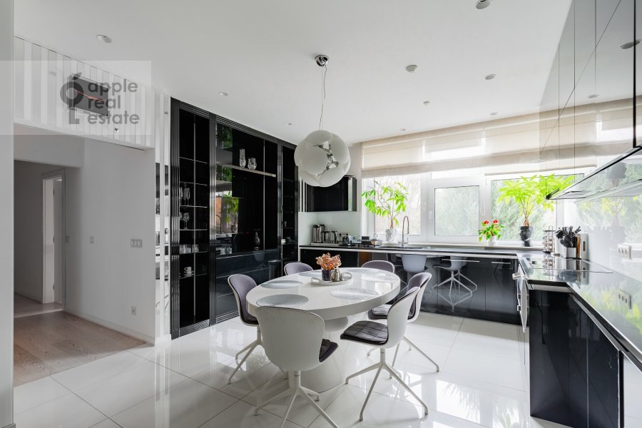 Фото из архива Apple Real Estate