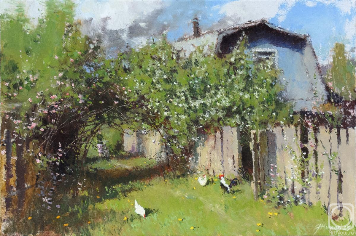 По майской улочке