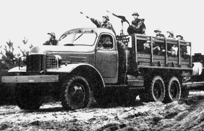 ЗИС-151 на службе в армии. /Фото: yaplakal.com.