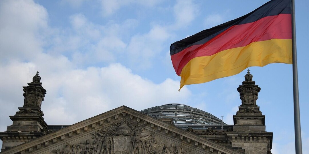 Глава немецких демократов побрилась налысо после провала на выборах