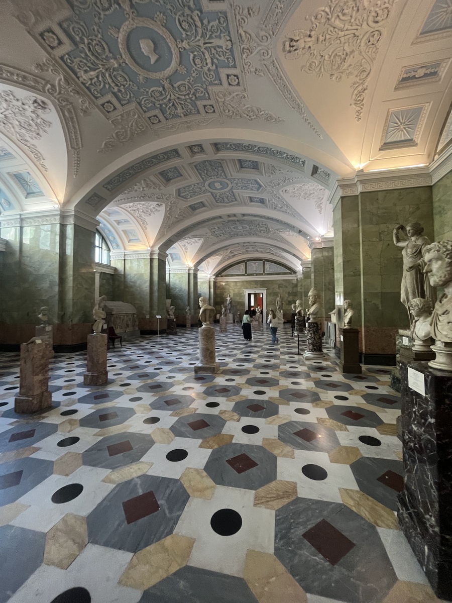 Зал Юпитера в Новом Эрмитаже. Фото автора.