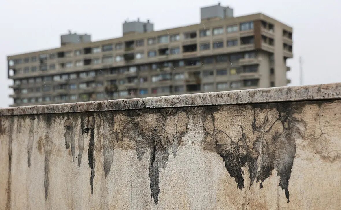    Источник: Чёрная сажа после предполагаемого чёрного дождя, вызванного ударом по топливным бакам на фоне американо-израильского конфликта с Ираном, Тегеран, 10 марта 2026 г. Фото: Majid Asgaripour / West Asia News Agency / Reuters. rbc.ru Елизавета Кошелева