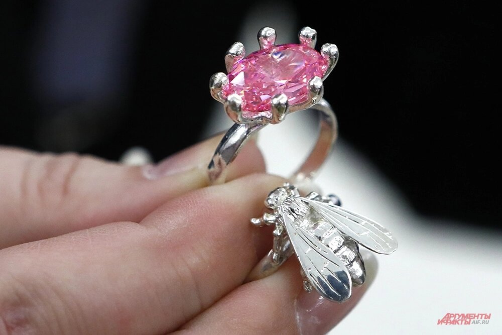    Броский розовый сейчас на пике популярности. Фото: АиФ/ Игорь Харитонов