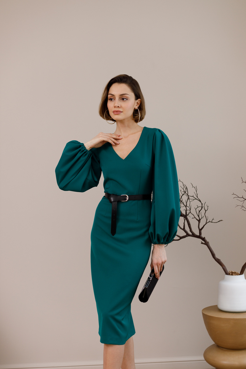 Используются фото и видео бренда DRESS NO STRESS