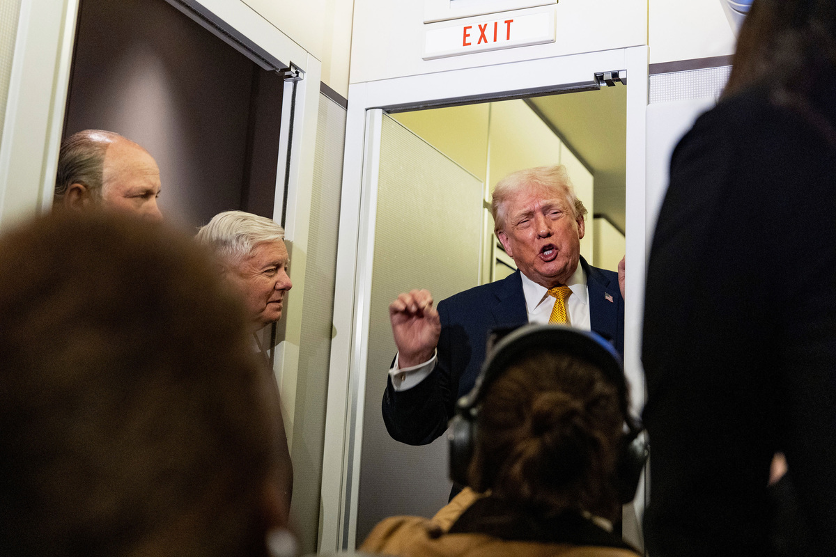    Дональд Трамп самолет 2026 АР