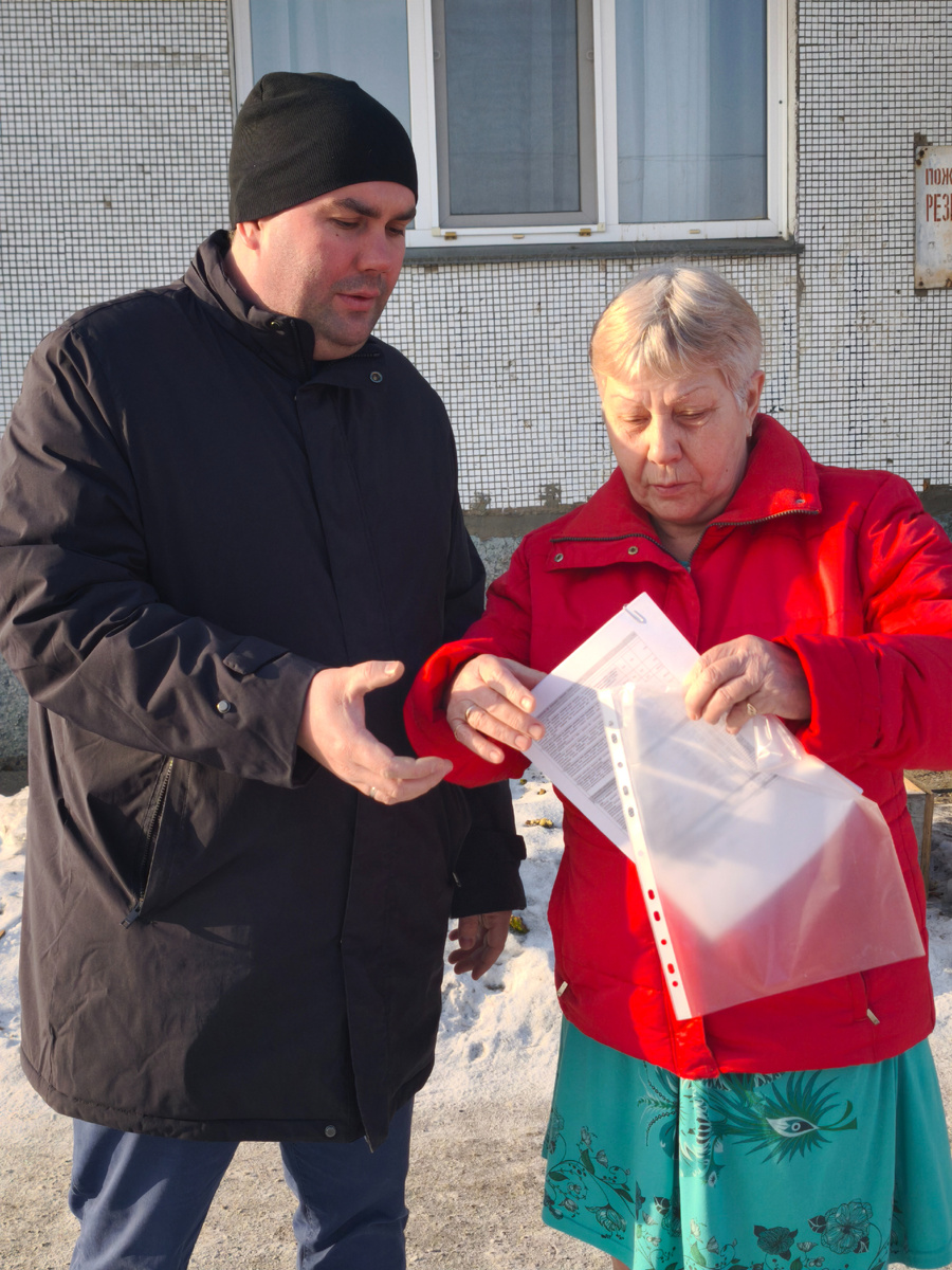 Эдуард Вайнбергер и жительница дома по ул. 2-х Борцов, 35 Ольга Маньковская