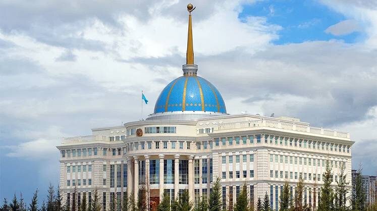    ИТАР-ТАСC/ВЛАДИМИР БУГАЕВ литическое устройство всех пяти государств постсоветской Центральной Азии характеризуется доминантой президентской власти. Сейчас эта вертикаль усиливается. На фото: Ак Орда, резиденция президента Республики Казахстан в Астане