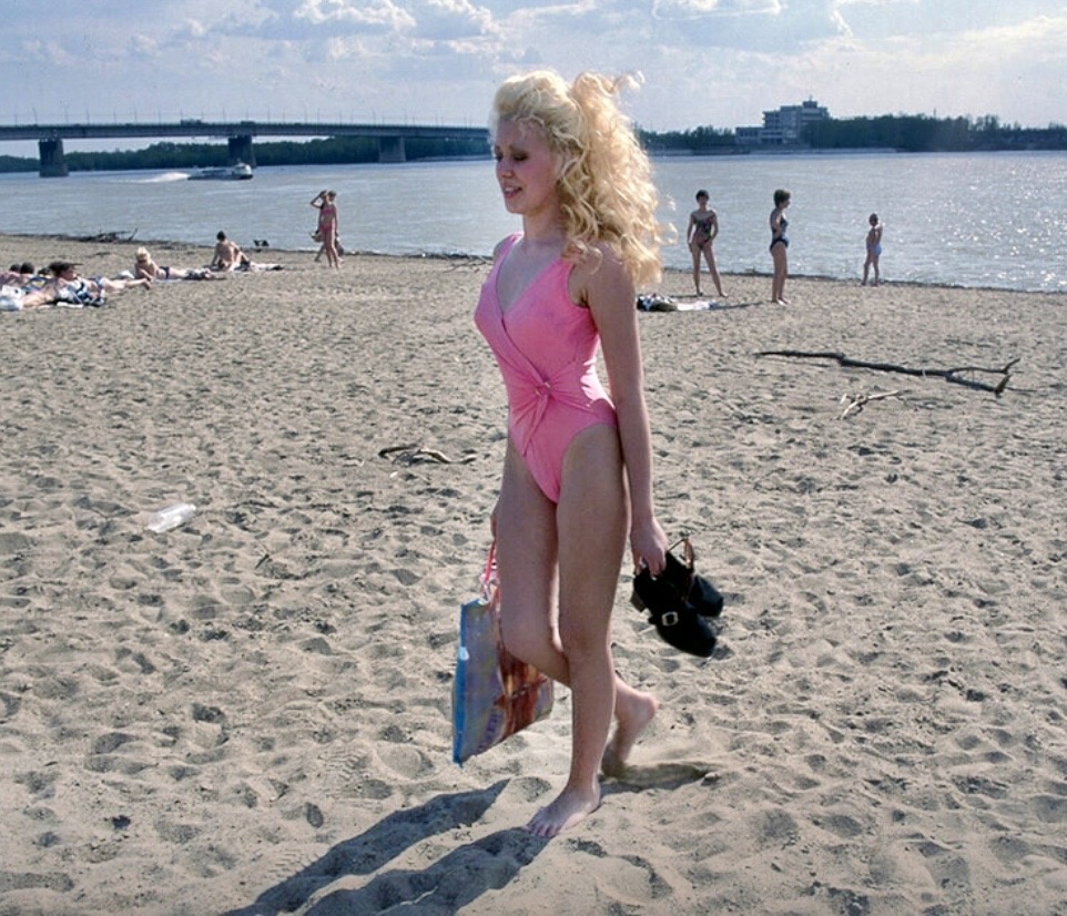 Омск, 90-е, очень гламурная по тем временам 