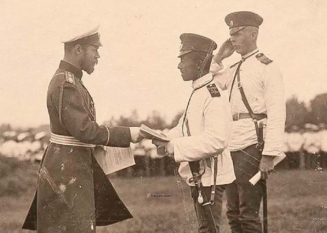 Уникальный кадр (похоже, публикуется впервые): Царь Николай II и Принц Чакроборн. 