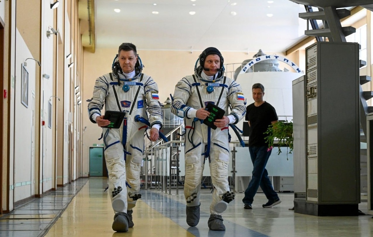    Космонавты Роскосмоса Олег Кононенко и Александр Гребенкин  Официальный Telegram-канал Центра подготовки космонавтов им. Ю.А. Гагарина