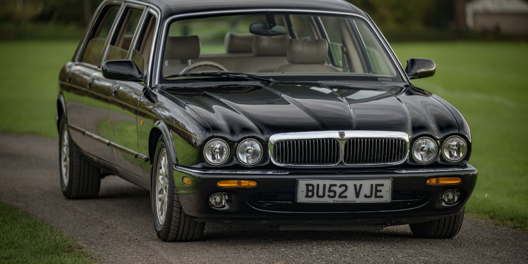 Узкоспециализированный Jaguar XJ по цене металлолома