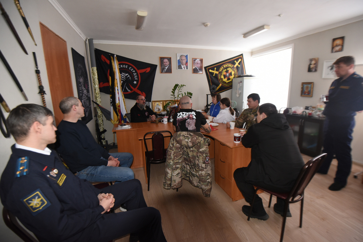 Собрание в штабе. 
Помочь фонду может каждый, сделав перевод на номер 8 (953) 839-43-13 Сбербанк, ПСБ. Только обязательно надо написать в сообщении «Добровольное пожертвование». 
