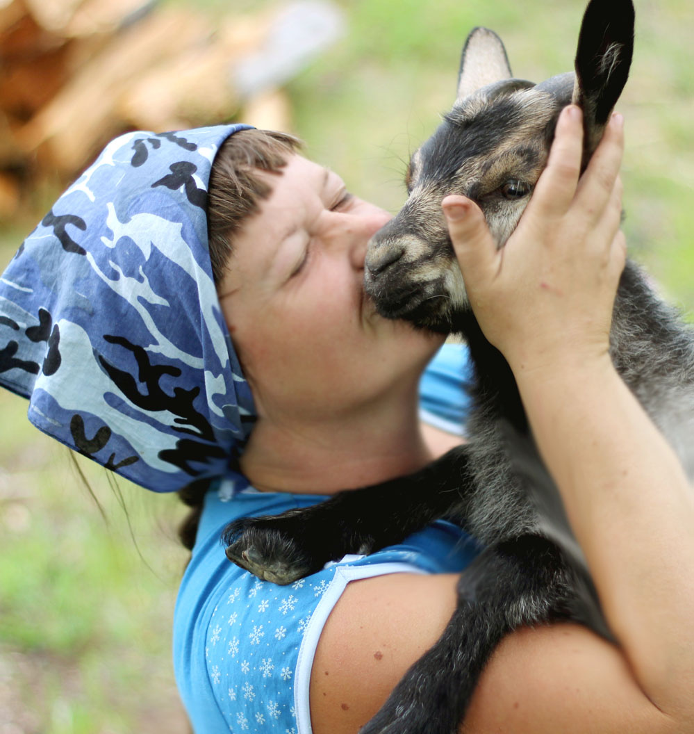 Радость от Лелика, козленка, которого вырастила и почти родила сама)))