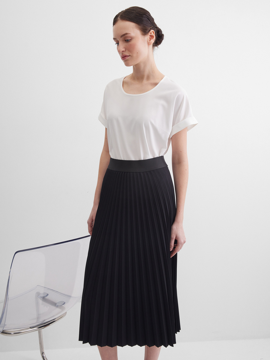 Юбка: 5 990 руб. Модель: 55201дл Артикул ткани: СУ96
Состав: 50% вискоза, 47% полиэстер, 3% лайкра
⠀
Блузка: 4 290 руб. Модель: 83000100.1 Артикул ткани: ИР514
Состав: 60% вискоза, 35% полиэстер, 5% лайкра