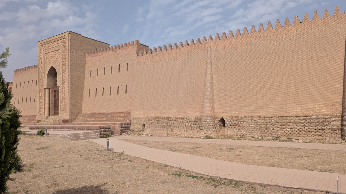 Крепостные стены