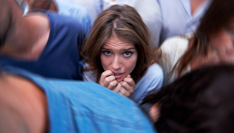 Агорафобия — это не приговор: почему нас пугают общественные места и как с этим бороться?