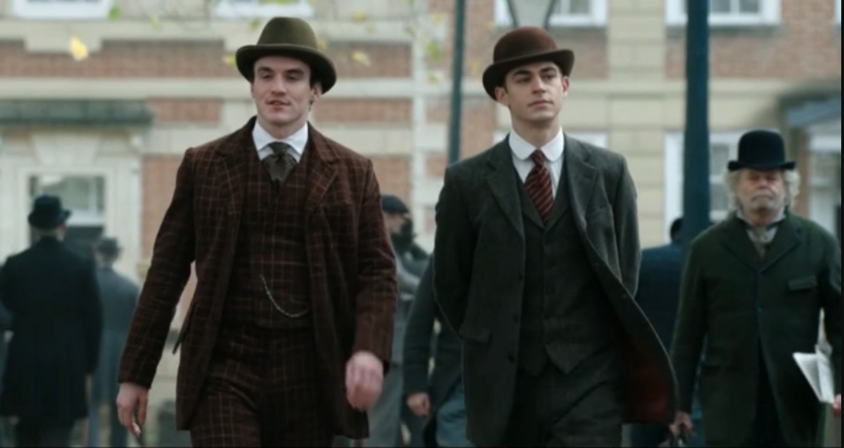 Друганы Джеймс Мориарти и Шерлок Холмс. Кадр из сериала