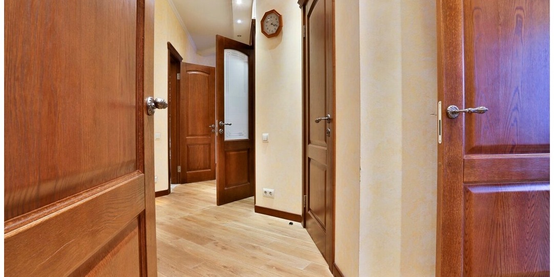 В какую сторону должны открываться межкомнатные двери? Не все так очевидно, как кажется