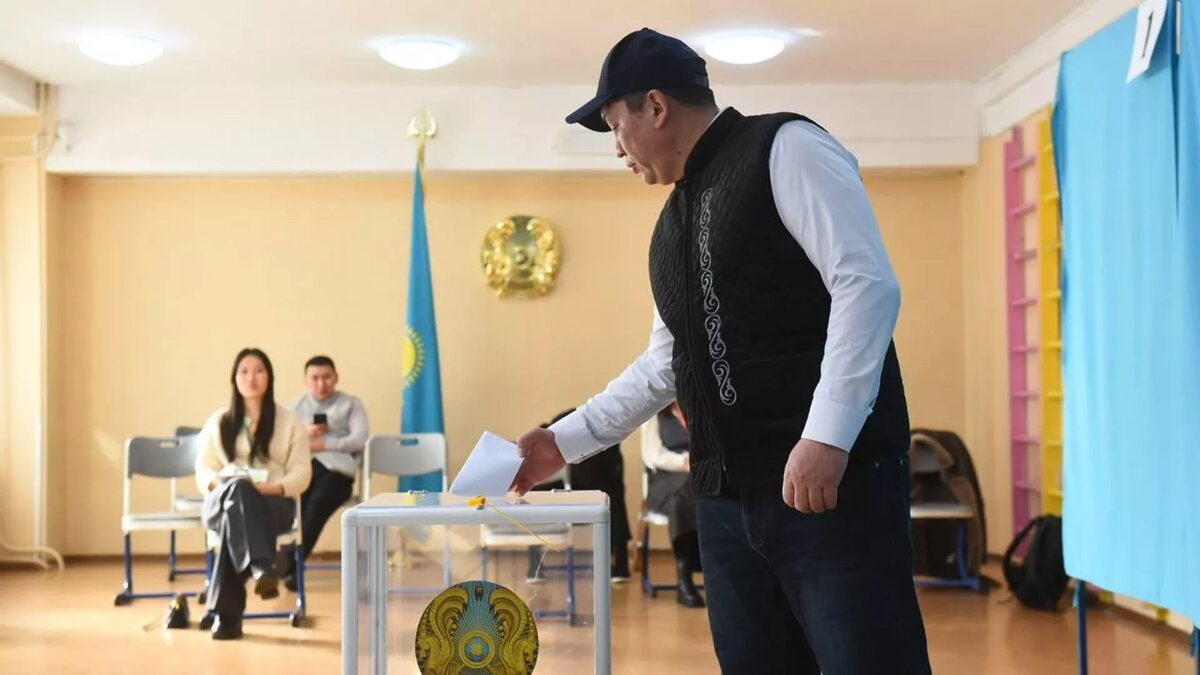 В Алматы проходит референдум по новой Конституции Казахстана © Sputnik/Ертай Сарбасов