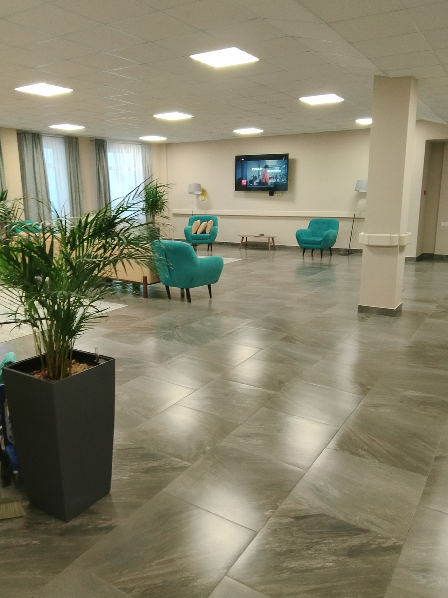 Центральный вестибюль нашего дома на втором этаже. 