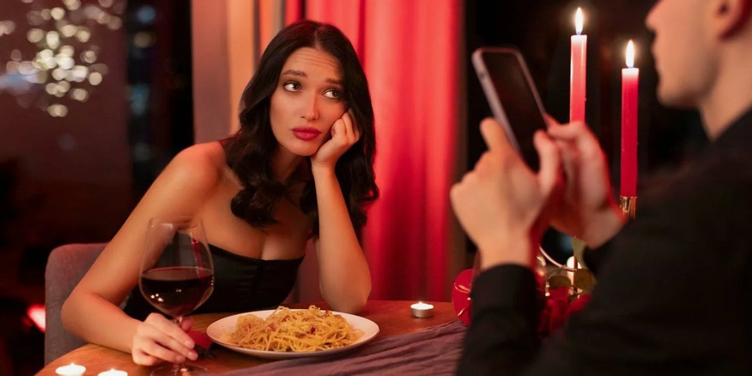 На первом свидании он почти не смотрел на меня. Зато очень интересовался моей зарплатой и моим жильем, вот что я сделала