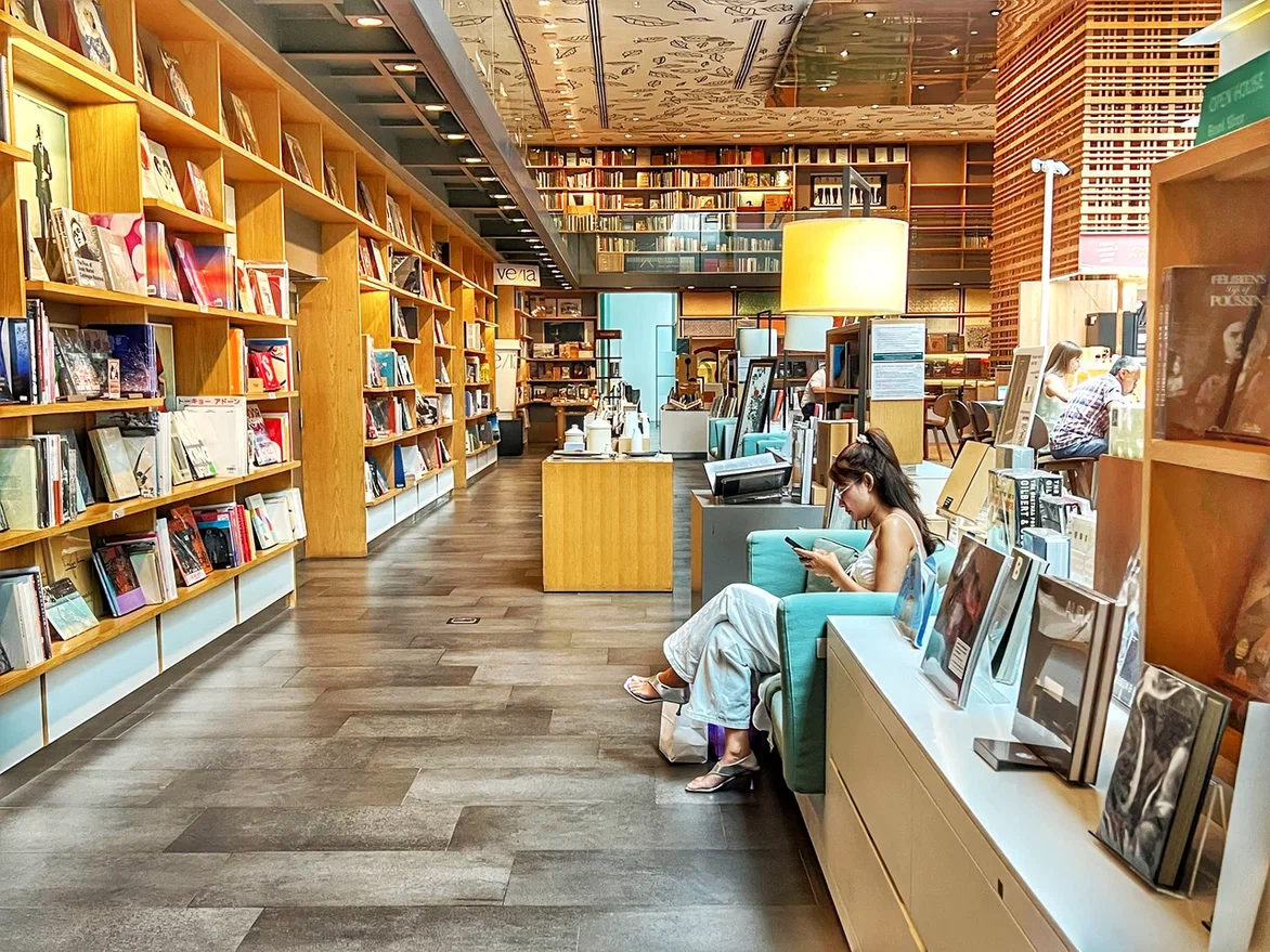 Открытое пространство и книжный магазин Опен Хаус, Бангкок. Фото автора