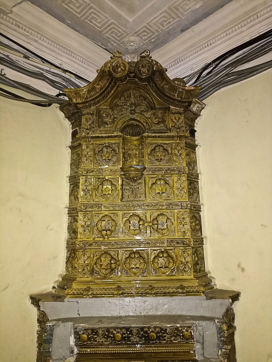 Печь в парадной