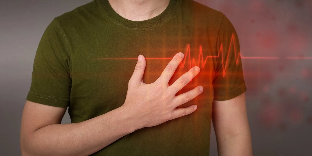 Сердце колотится, как бешеное: что делать прямо сейчас? Кардиолог дает простые инструкции