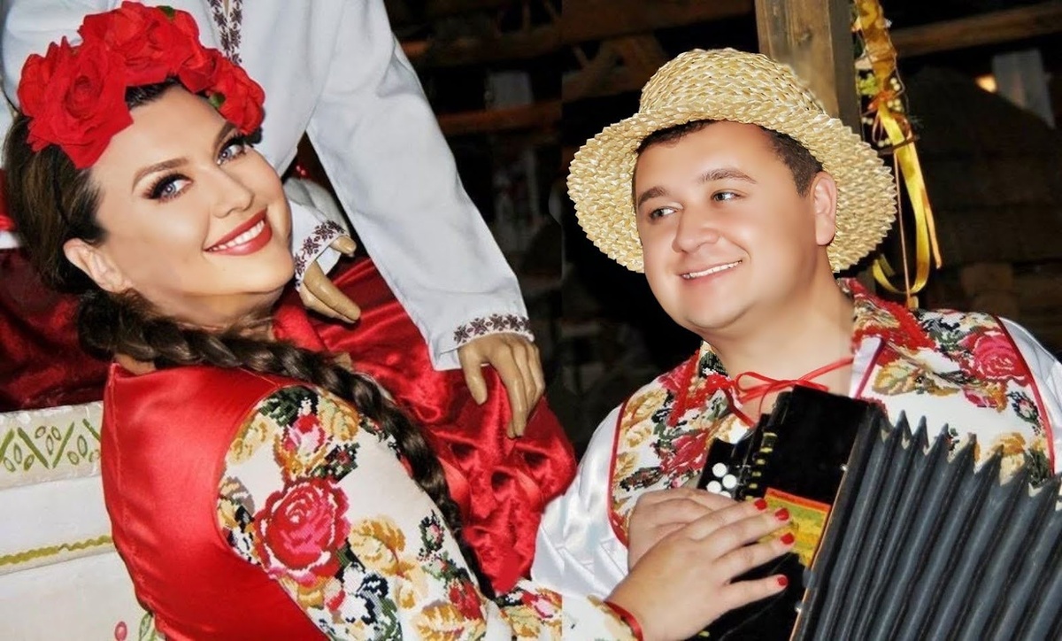 Фото из соцсетей. Гармонист с Рахиль Саламоновной.