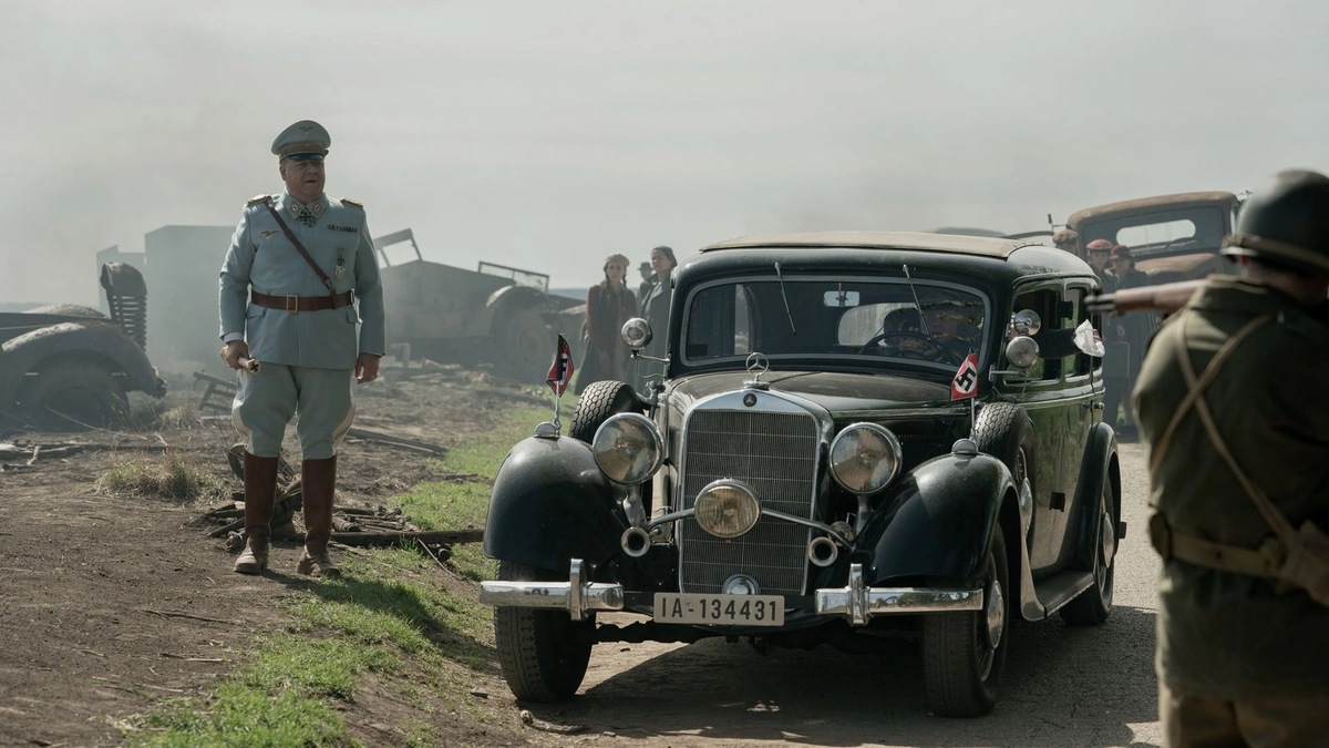 Кадр из фильма Нюрнберг 