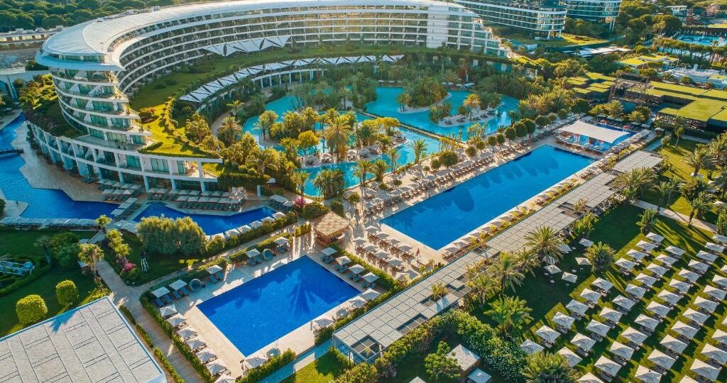 Поехали на курорт: где зарядиться солнцем и позитивом уже в мае