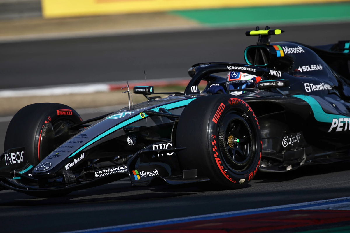 Гонщик Кими Антонелли в болиде команды «Мерседес» (Фото: EPA)