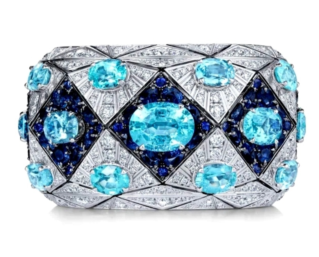 Браслет "Звездная пыль", 2024 год. Давид Моррис.  Белое золото, сапфиры, турмалины "параиба", бриллианты.