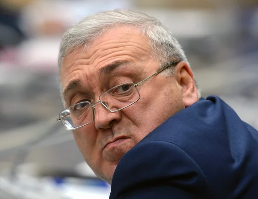 Байк, сумка денег и Рублевка: на какие «подарки» покупался ближайший соратник Шойгу