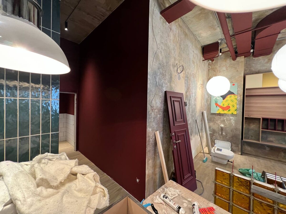 Интерьеры ресторанов и кафе в 2026 году: реальные бюджеты, честные материалы и роль дизайнера