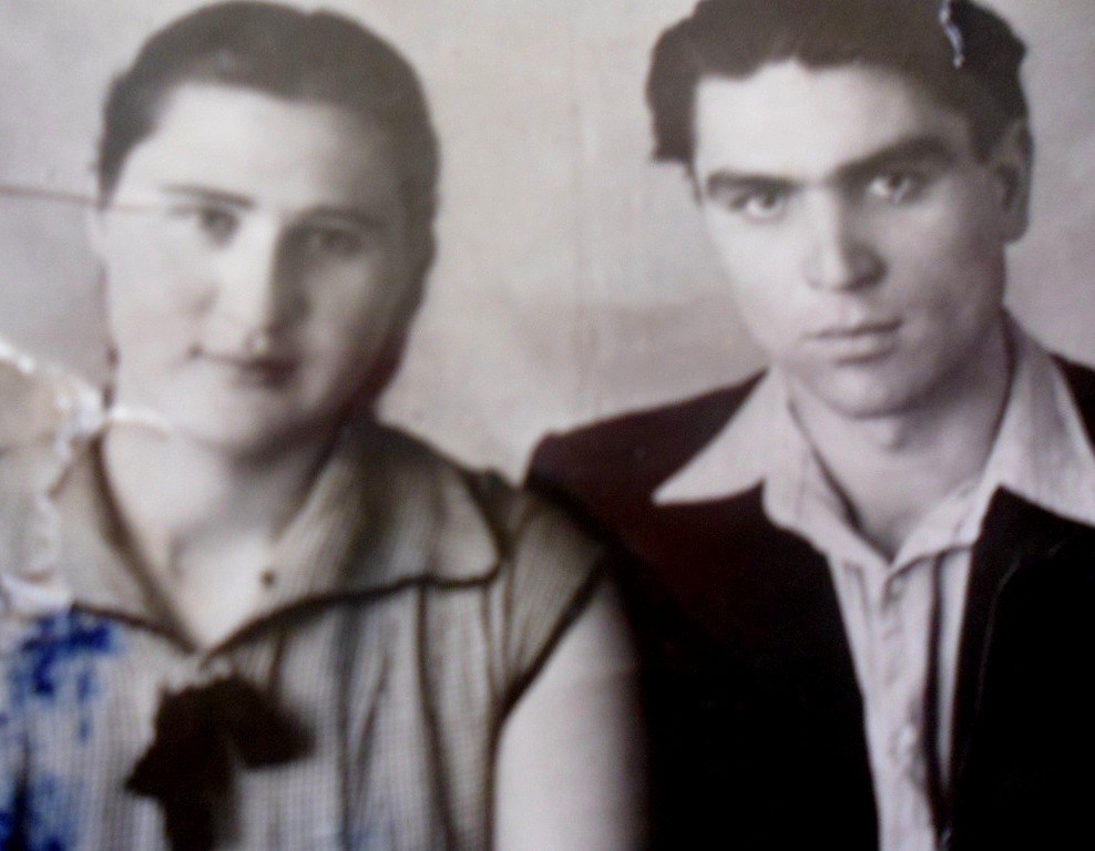 Фото автора . Мои папа и мама 