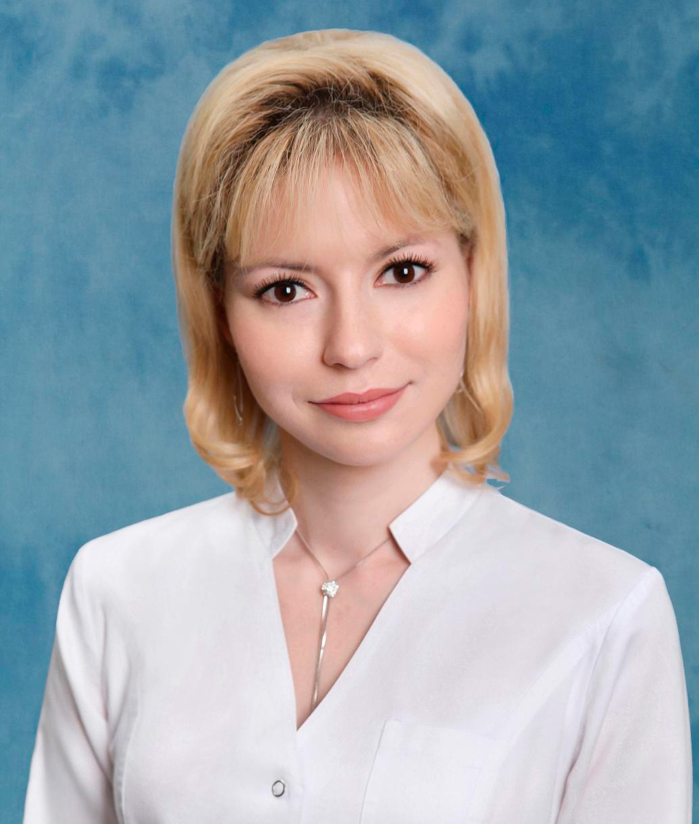 Ксения Андреевна Александрова, заведующая лечебно-диагностическим отделением в г. Чебоксары, кандидат медицинских наук, врач-офтальмолог первой квалификационной категории, врач-офтальмолог, врач-физиотерапевт