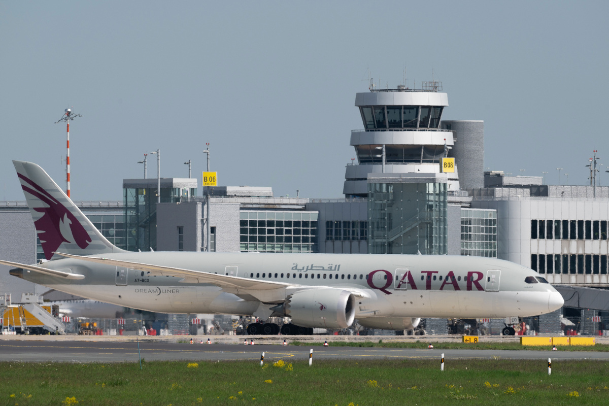    Qatar Airways Dreamliner (фото: GLP)