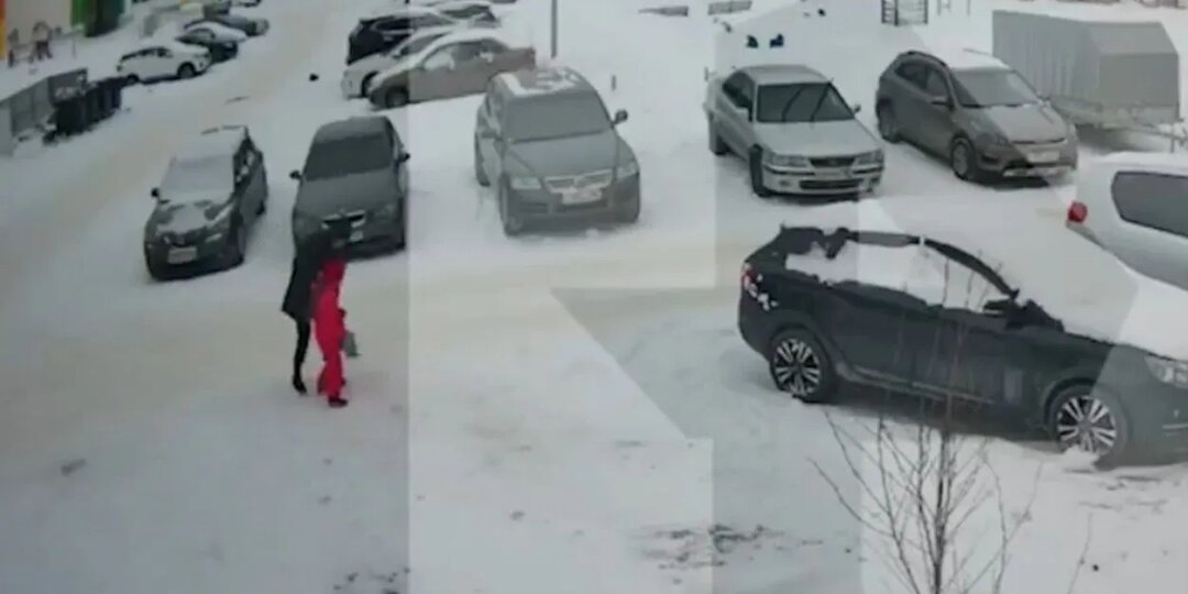 В Нижневартовске задержали женщину, напавшую на девочку