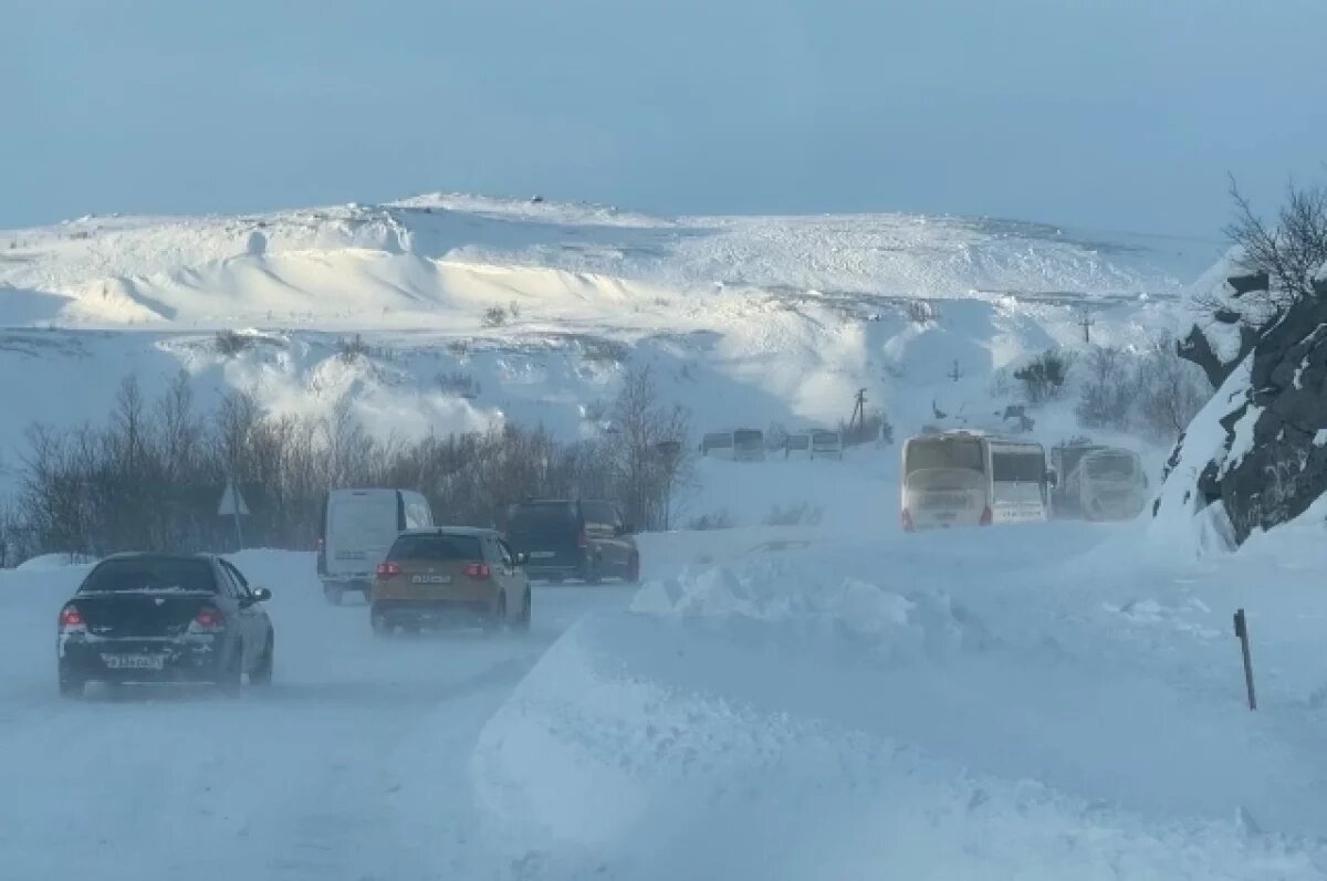    Власти готовы расторгнуть контракт по обслуживанию дороги в Териберку